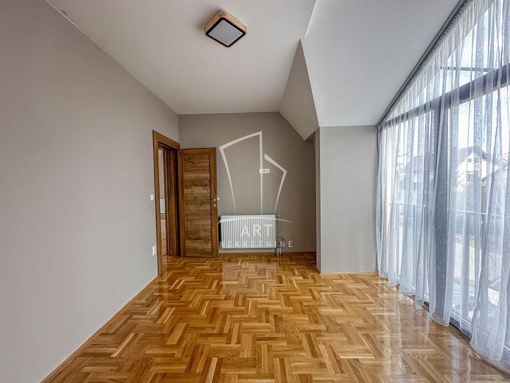 Slika 9 - 29. novembra (Borča),  Kuća na prodaju, 317m2, 380.000€