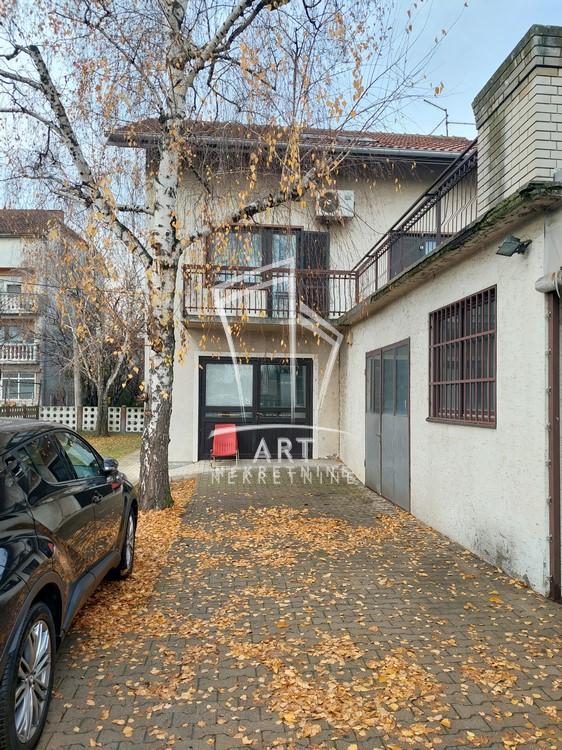 Slika 10 - Zrenjaninski put,  Kuća na prodaju, 400m2, 435.000€