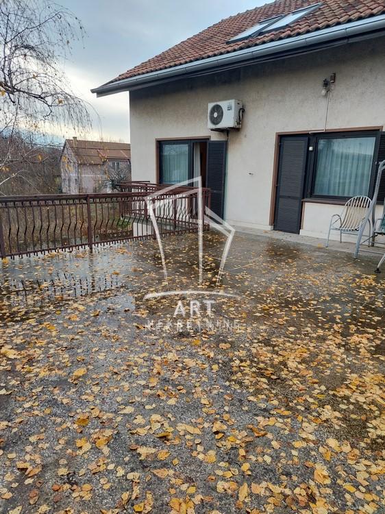 Slika 11 - Zrenjaninski put,  Kuća na prodaju, 400m2, 435.000€