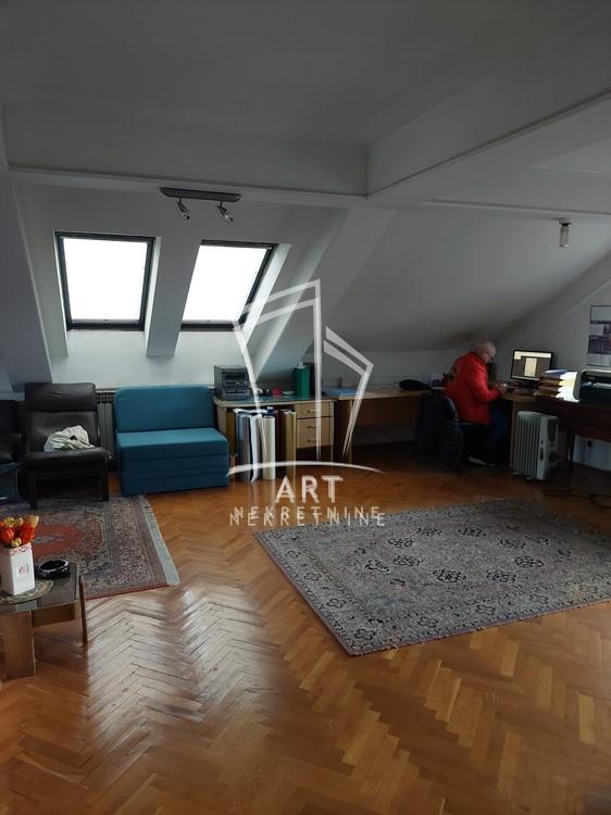 Slika 2 - Zrenjaninski put,  Kuća na prodaju, 400m2, 435.000€