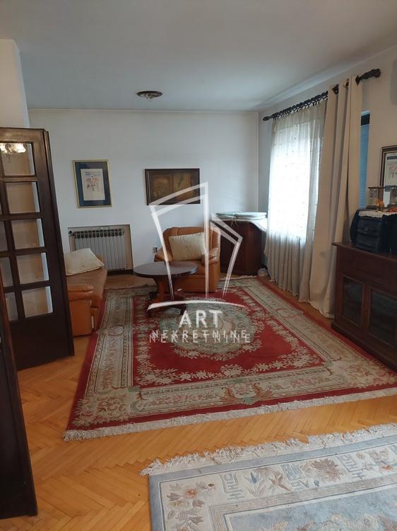 Slika 1 - Zrenjaninski put,  Kuća na prodaju, 400m2, 435.000€