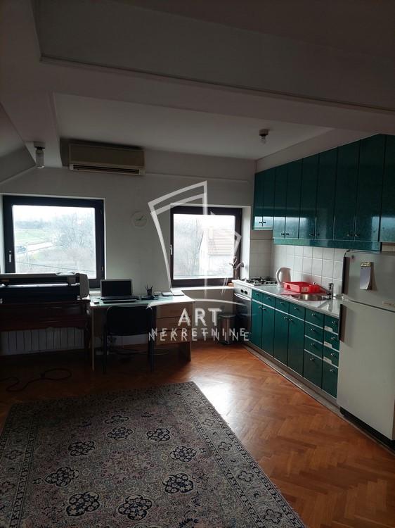 Slika 3 - Zrenjaninski put,  Kuća na prodaju, 400m2, 435.000€
