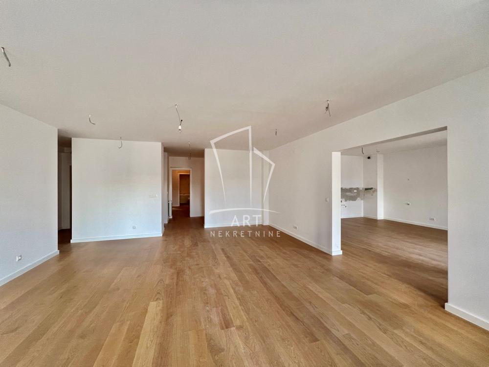 Slika 8 - Bulevar oslobođenja, Petosoban stan na prodaju, 177m2, 795.000€