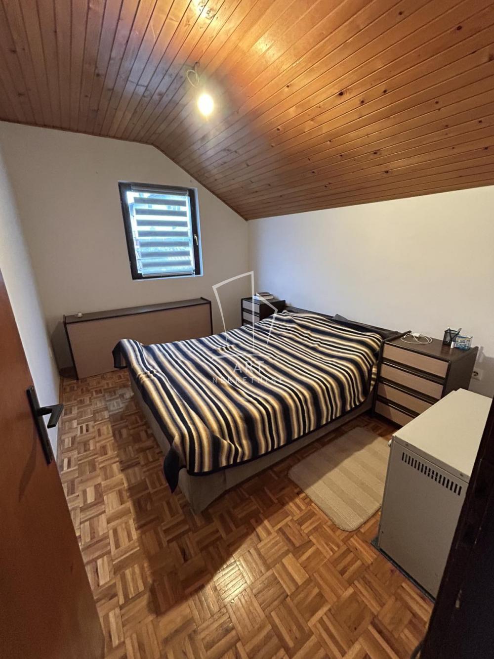 Slika 1 - Petefijeva,  Kuća na prodaju, 136m2, 219.000€