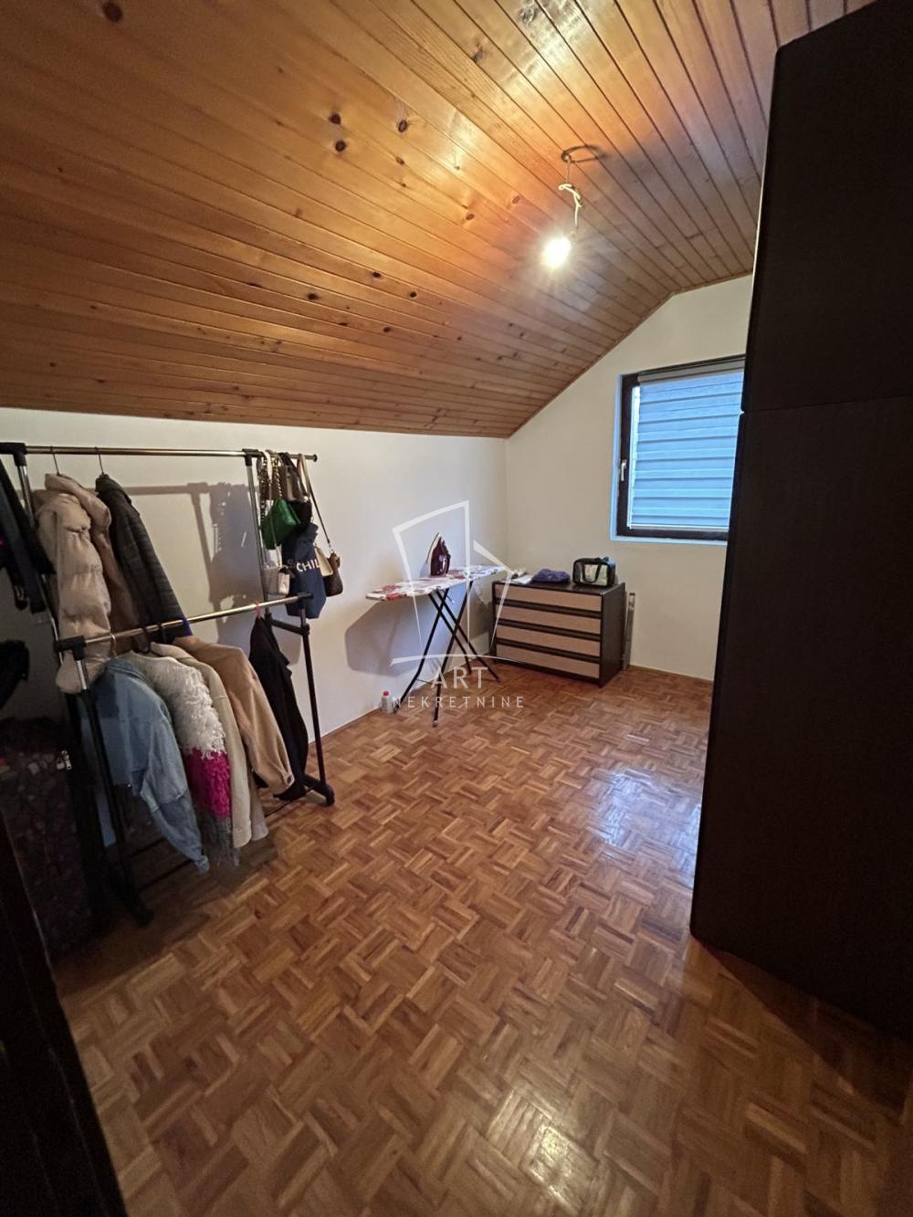 Slika 3 - Petefijeva,  Kuća na prodaju, 136m2, 219.000€