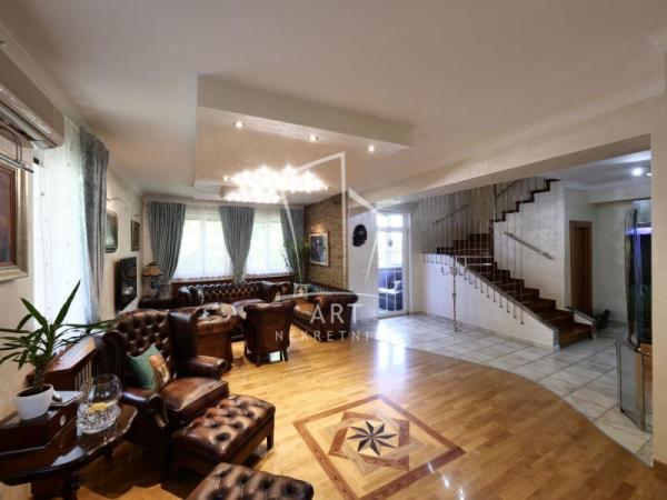 Glavna slika -Kronštatska, Petosoban stan na prodaju, 225m2, 650.000€