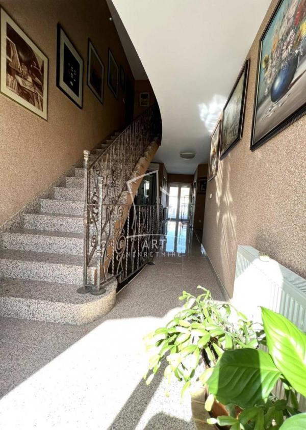 Slika 11 - Miljakovačke livade,  Kuća na prodaju, 382m2, 600.000€