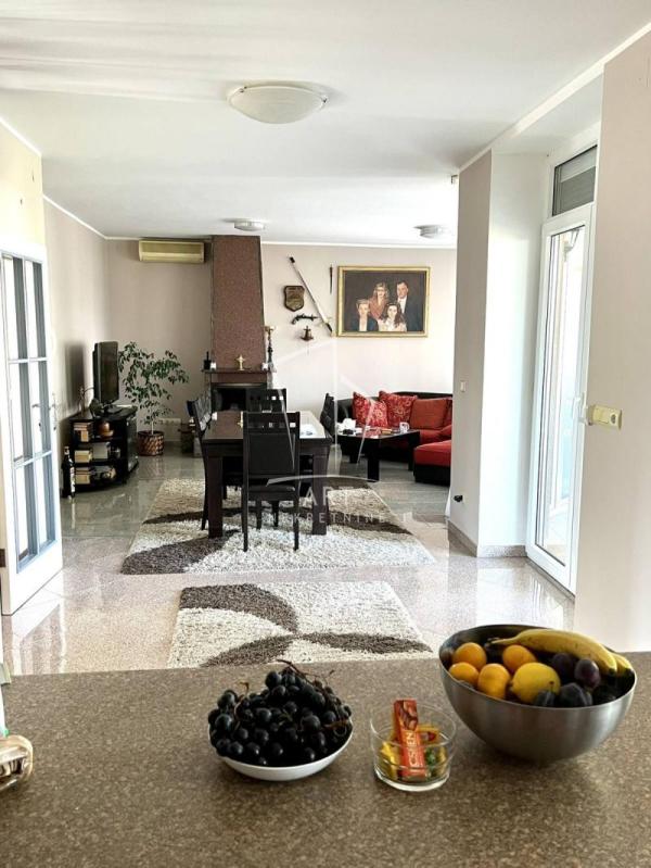 Slika 4 - Miljakovačke livade,  Kuća na prodaju, 382m2, 600.000€