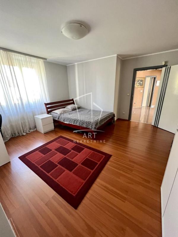 Slika 6 - Miljakovačke livade,  Kuća na prodaju, 382m2, 600.000€