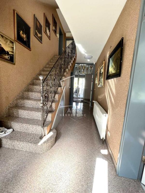 Slika 8 - Miljakovačke livade,  Kuća na prodaju, 382m2, 600.000€