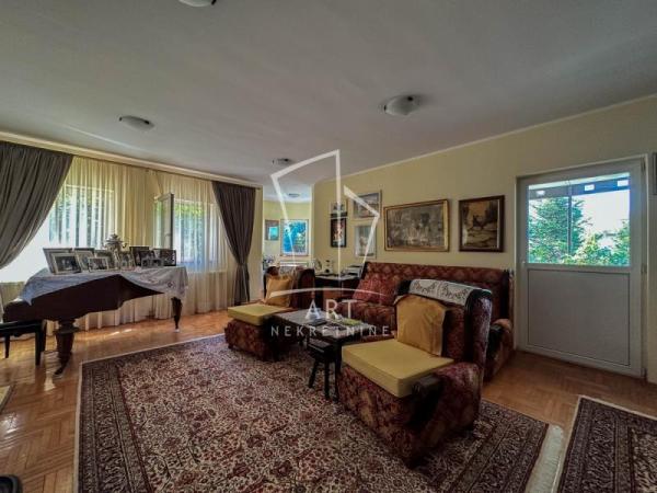 Slika 1 - Marije Mirčetić,  Kuća na prodaju, 650m2, 1.180.000€