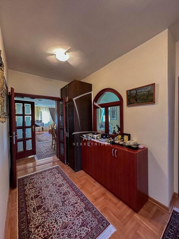 Slika 7 - Marije Mirčetić,  Kuća na prodaju, 650m2, 1.180.000€