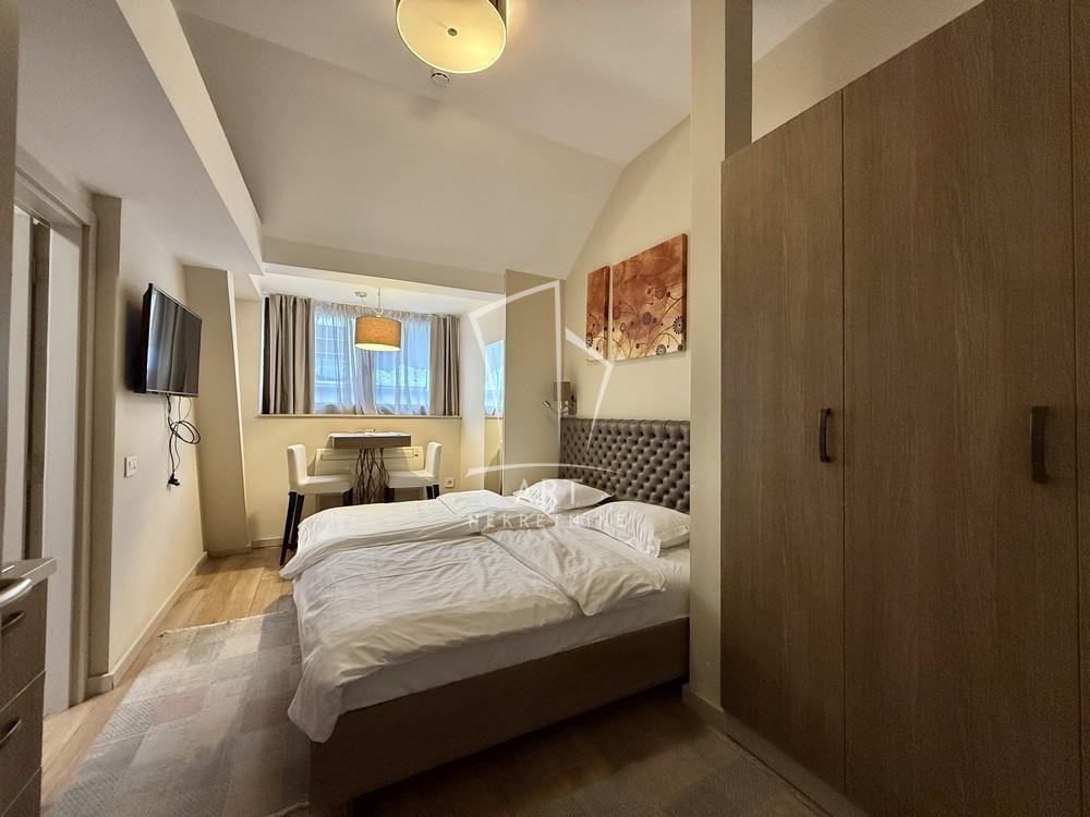 Slika 11 - Kneza Miloša,  Lokal na prodaju, 220m2, 950.000€