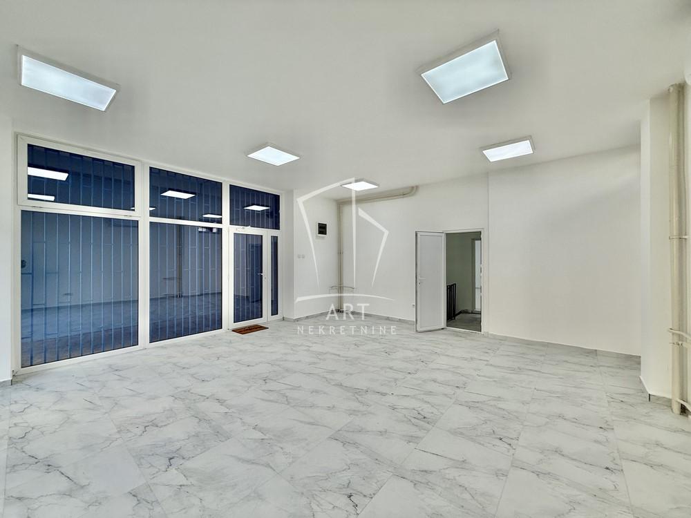 Slika 2 - Bulevar despota Stefana,  Lokal na prodaju, 124m2, 276.500€