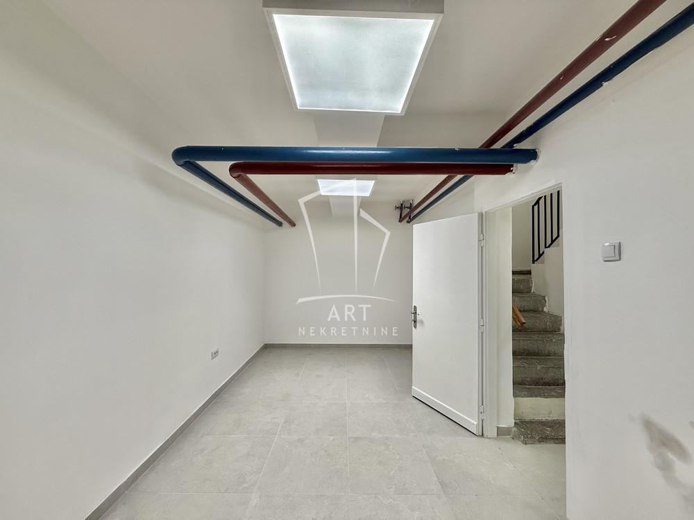 Slika 8 - Bulevar despota Stefana,  Lokal na prodaju, 124m2, 276.500€