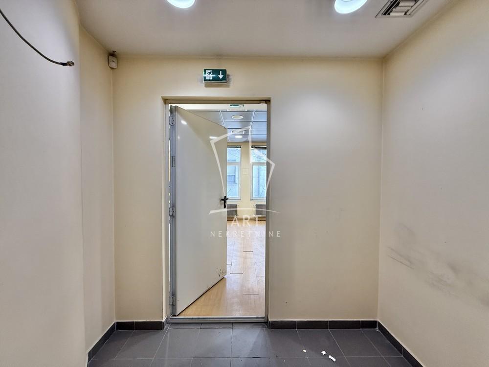 Slika 7 - Bulevar Kralja Aleksandra,  Lokal na prodaju, 123m2, 461.250€