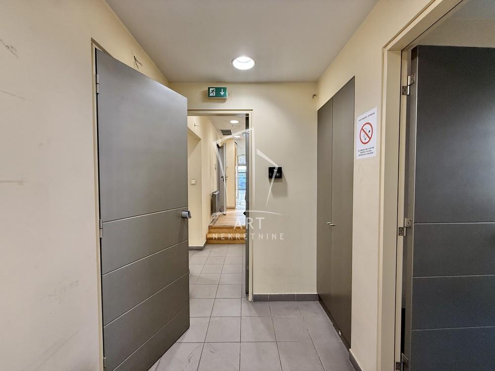 Slika 5 - Bulevar Kralja Aleksandra,  Lokal na prodaju, 123m2, 461.250€