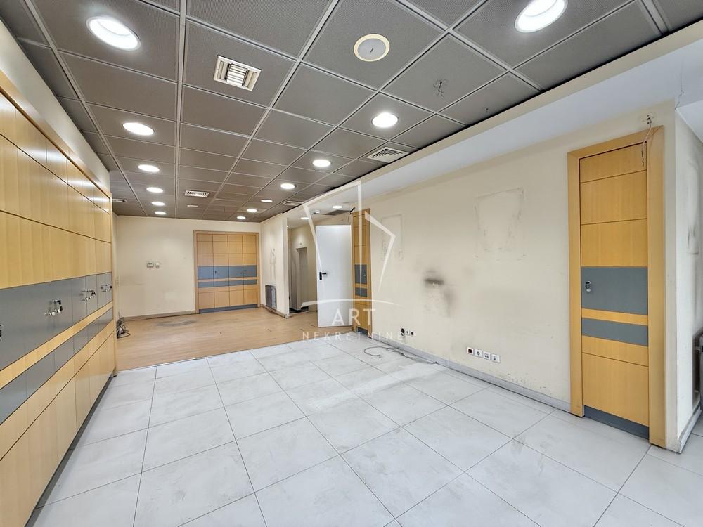 Slika 2 - Bulevar Kralja Aleksandra,  Lokal na prodaju, 123m2, 461.250€