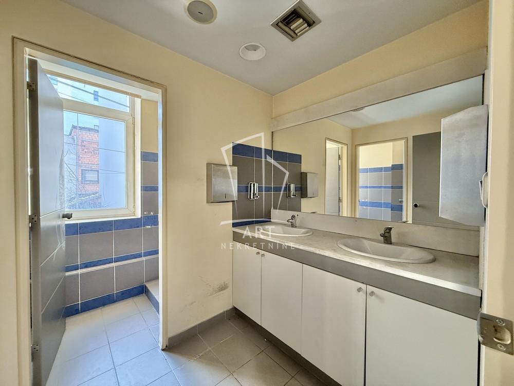 Slika 4 - Bulevar Kralja Aleksandra,  Lokal na prodaju, 123m2, 461.250€