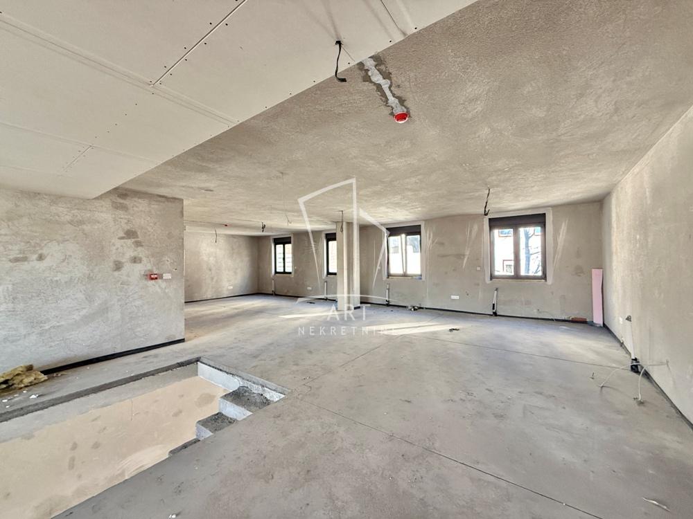 Slika 11 - Ozrenska,  Lokal na prodaju, 256m2, 842.285€