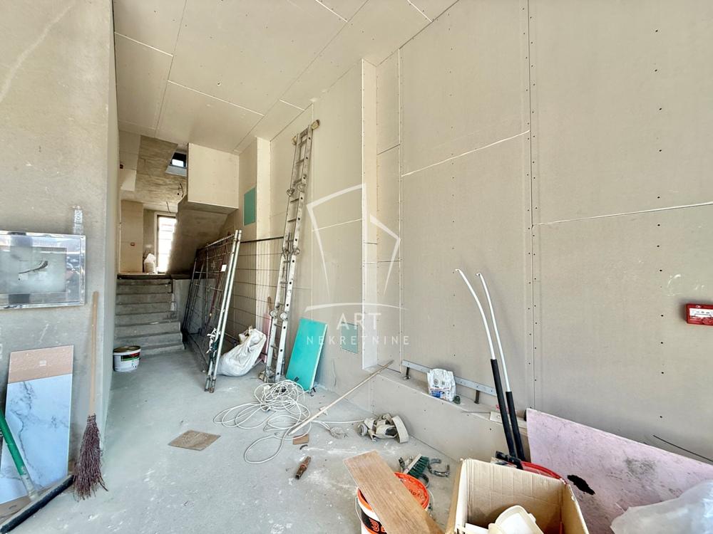 Slika 8 - Ozrenska,  Lokal na prodaju, 256m2, 842.285€