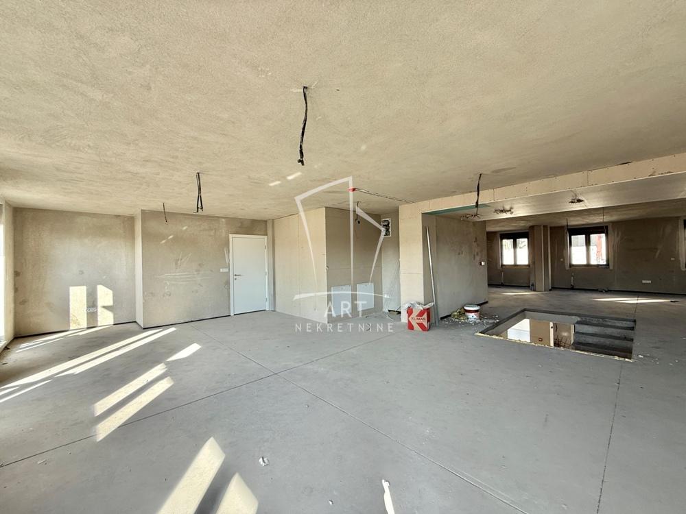 Slika 2 - Ozrenska,  Lokal na prodaju, 256m2, 842.285€