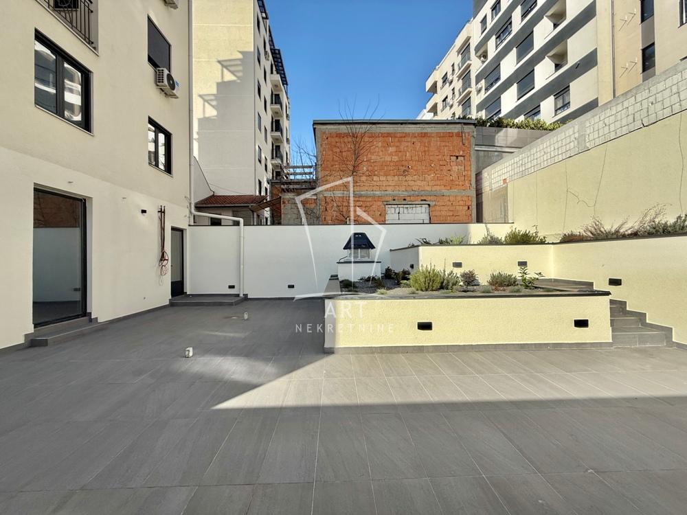 Slika 1 - Ozrenska,  Lokal na prodaju, 256m2, 842.285€