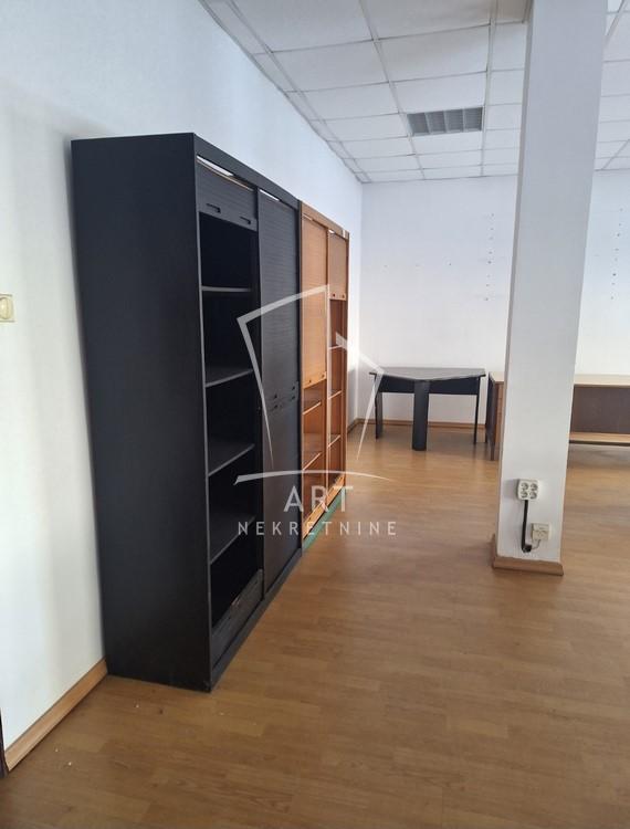 Slika 2 - Bulevar Kralja Aleksandra,  Lokal za izdavanje, 350m2, 2.520€