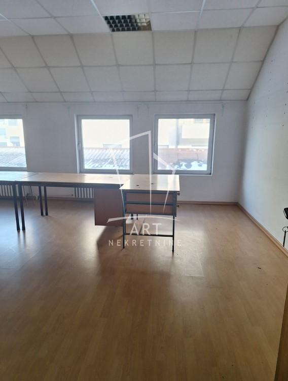 Slika 9 - Bulevar Kralja Aleksandra,  Lokal za izdavanje, 350m2, 2.520€