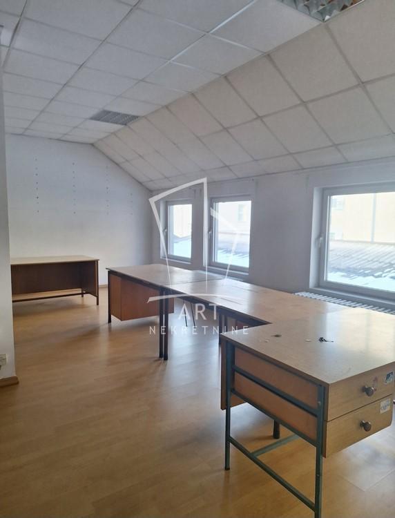 Slika 4 - Bulevar Kralja Aleksandra,  Lokal za izdavanje, 350m2, 2.520€