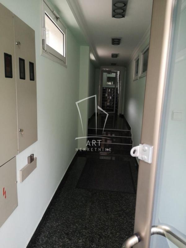 Slika 5 - Dragačevska,  Lokal na prodaju, 150m2, 315.000€