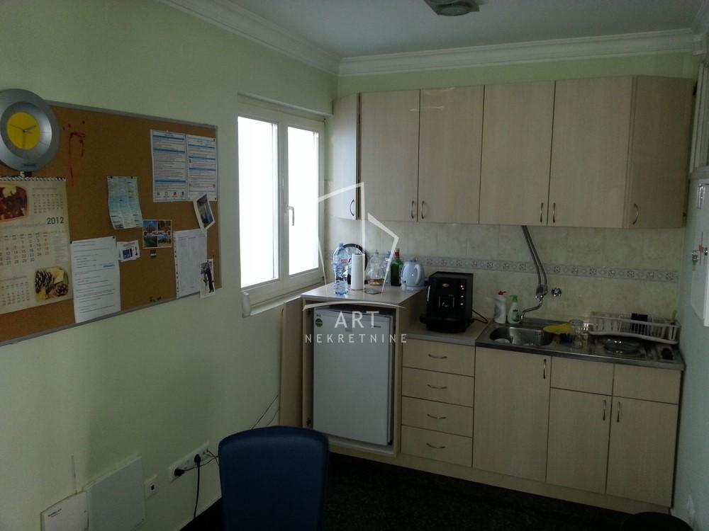 Slika 6 - Dragačevska,  Lokal na prodaju, 150m2, 315.000€