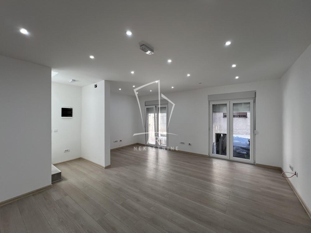 Slika 1 - Cara Dušana,  Lokal na prodaju, 221m2, 635.000€