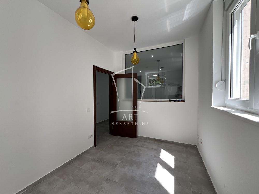 Slika 2 - Cara Dušana,  Lokal na prodaju, 221m2, 635.000€