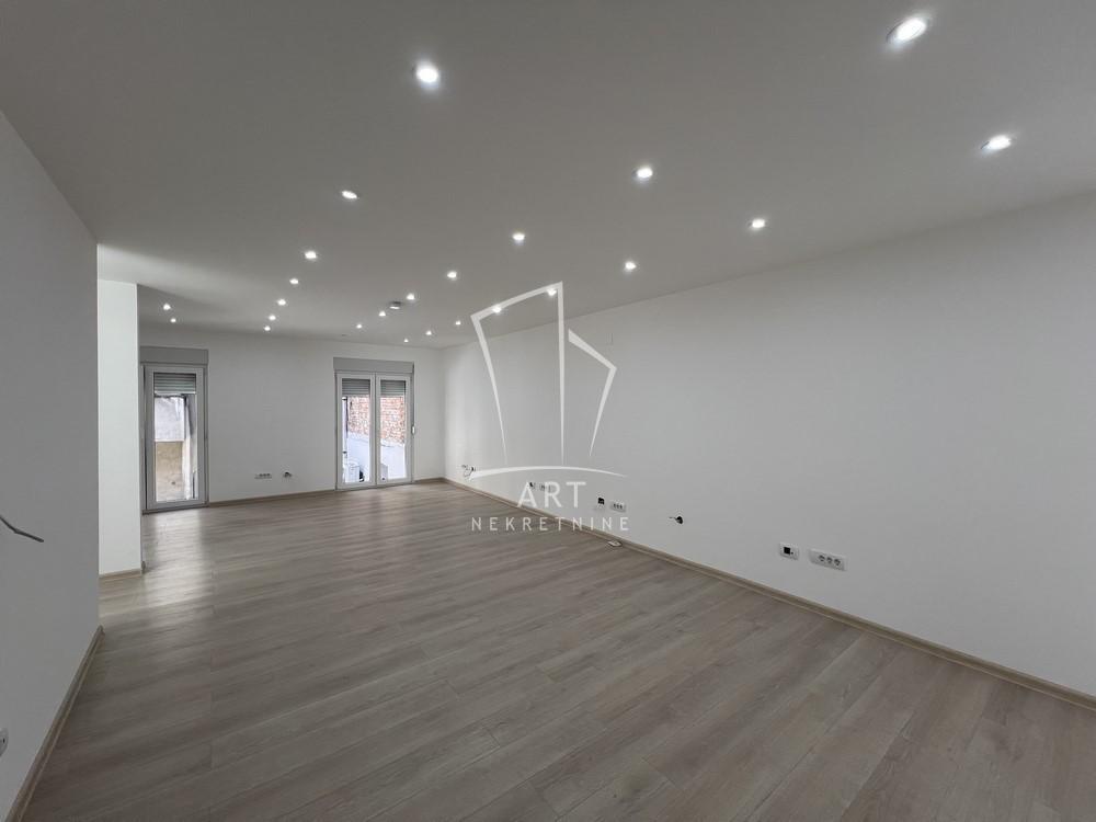 Glavna slika -Cara Dušana,  Lokal na prodaju, 221m2, 635.000€