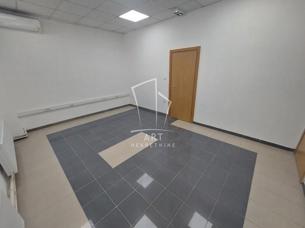 Slika 10 - Preševska,  Lokal za izdavanje, 120m2, 1.500€