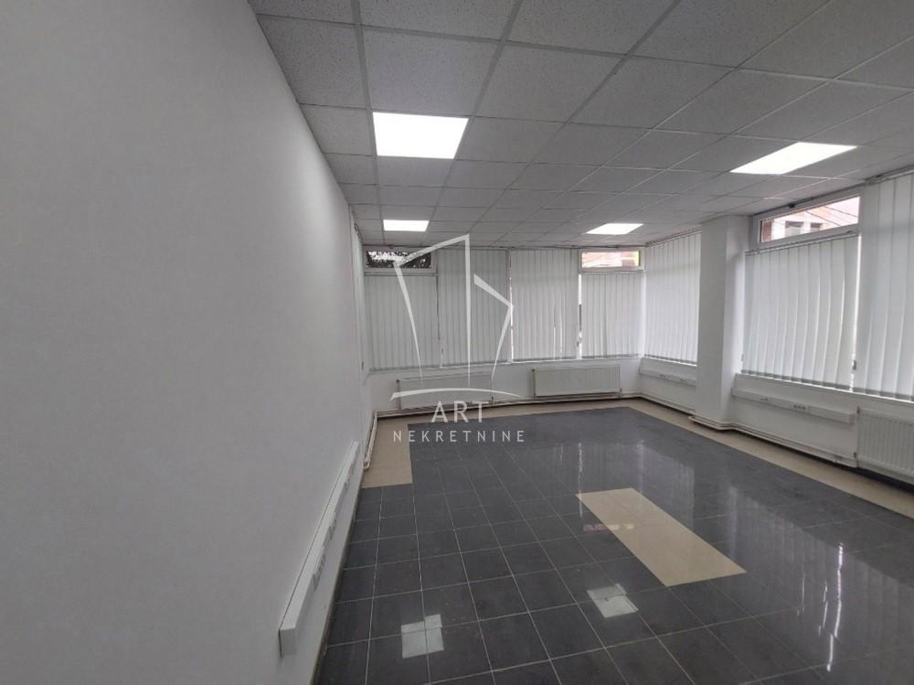 Slika 1 - Preševska,  Lokal za izdavanje, 120m2, 1.500€