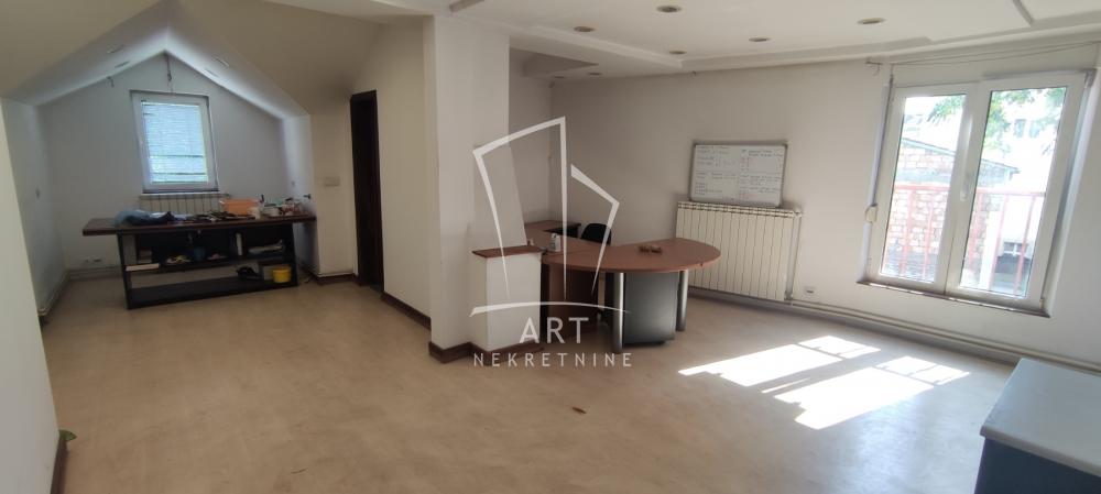 Slika 10 - Vojvode Brane,  Lokal za izdavanje, 112m2, 1.200€