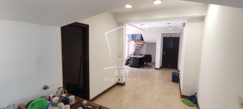 Slika 11 - Vojvode Brane,  Lokal za izdavanje, 112m2, 1.200€