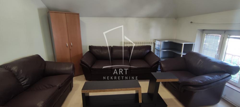 Slika 1 - Vojvode Brane,  Lokal za izdavanje, 112m2, 1.200€