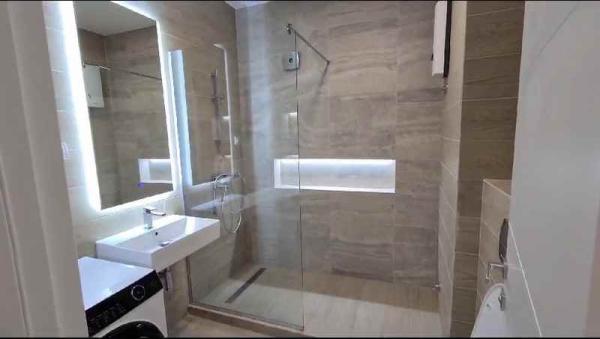 Slika 6 - Velisava Vulovića, Četvoroiposoban stan na prodaju, 180m2, 900.000€