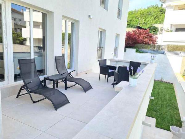 Slika 11 - Velisava Vulovića, Četvoroiposoban stan na prodaju, 180m2, 900.000€