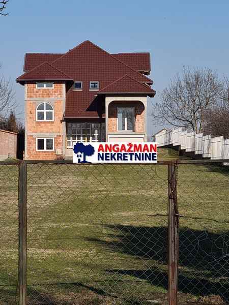 Slika 1 - Batajnički vinogradi, Kuća na prodaju, 921m2, 800.000€