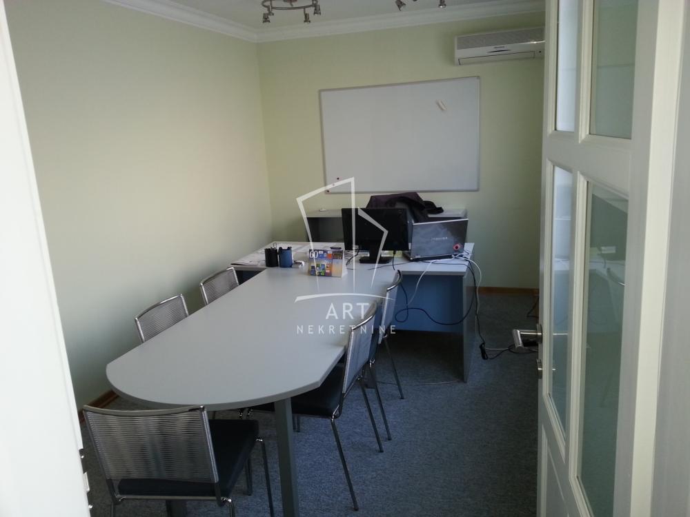 Slika 2 - Dragačevska,  Lokal na prodaju, 300m2, 598.000€