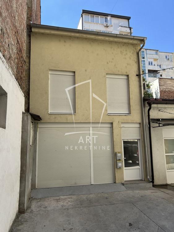 Slika 9 - Cara Dušana,  Lokal za izdavanje, 221m2, 3.500€