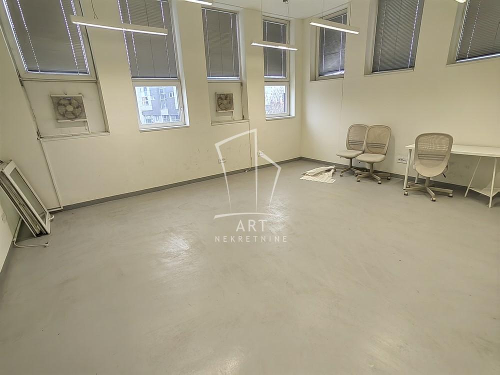 Slika 7 - Bulevar Peka Dapčevića,  Lokal za izdavanje, 1800m2, 20.000€