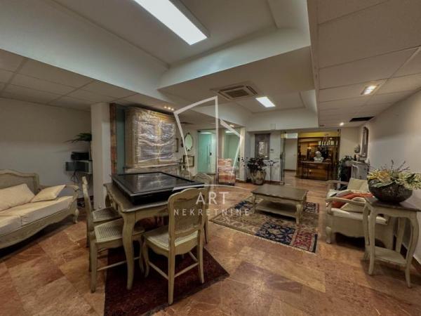 Slika 10 - Hadži Melentijeva,  Lokal na prodaju, 359m2, 790.000€