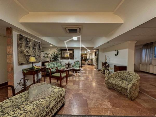 Slika 2 - Hadži Melentijeva,  Lokal na prodaju, 359m2, 790.000€