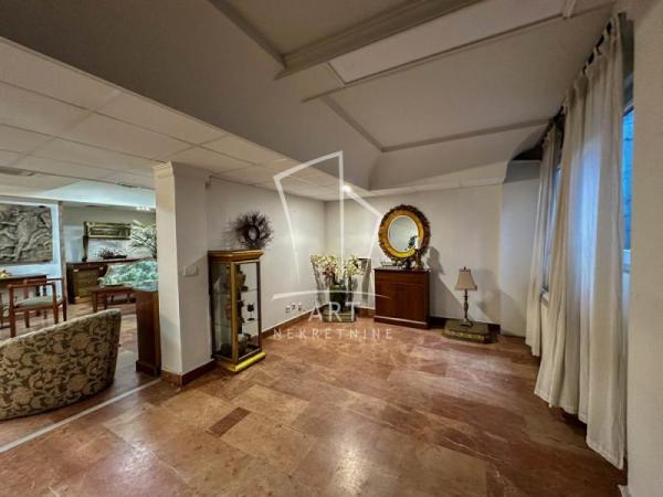 Slika 3 - Hadži Melentijeva,  Lokal na prodaju, 359m2, 790.000€