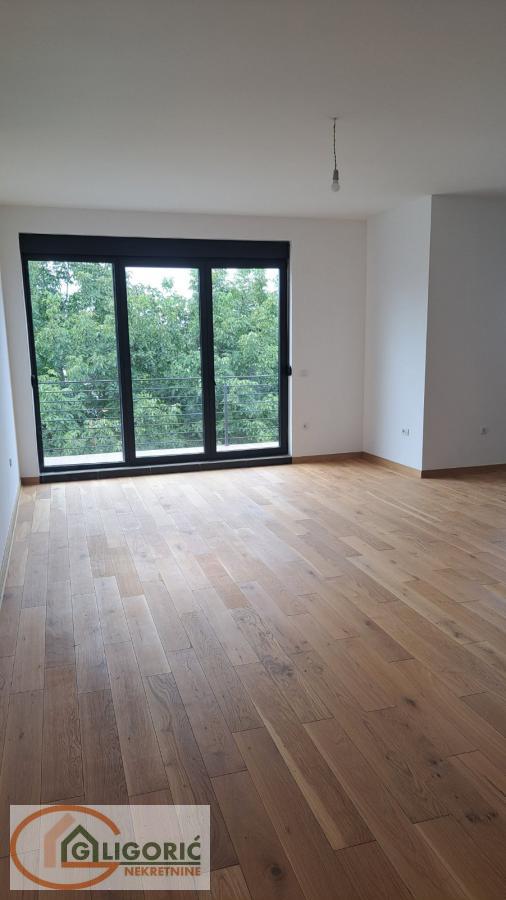 Slika 1 - Pregrevica, Petosoban stan na prodaju, 236m2, 660.000€
